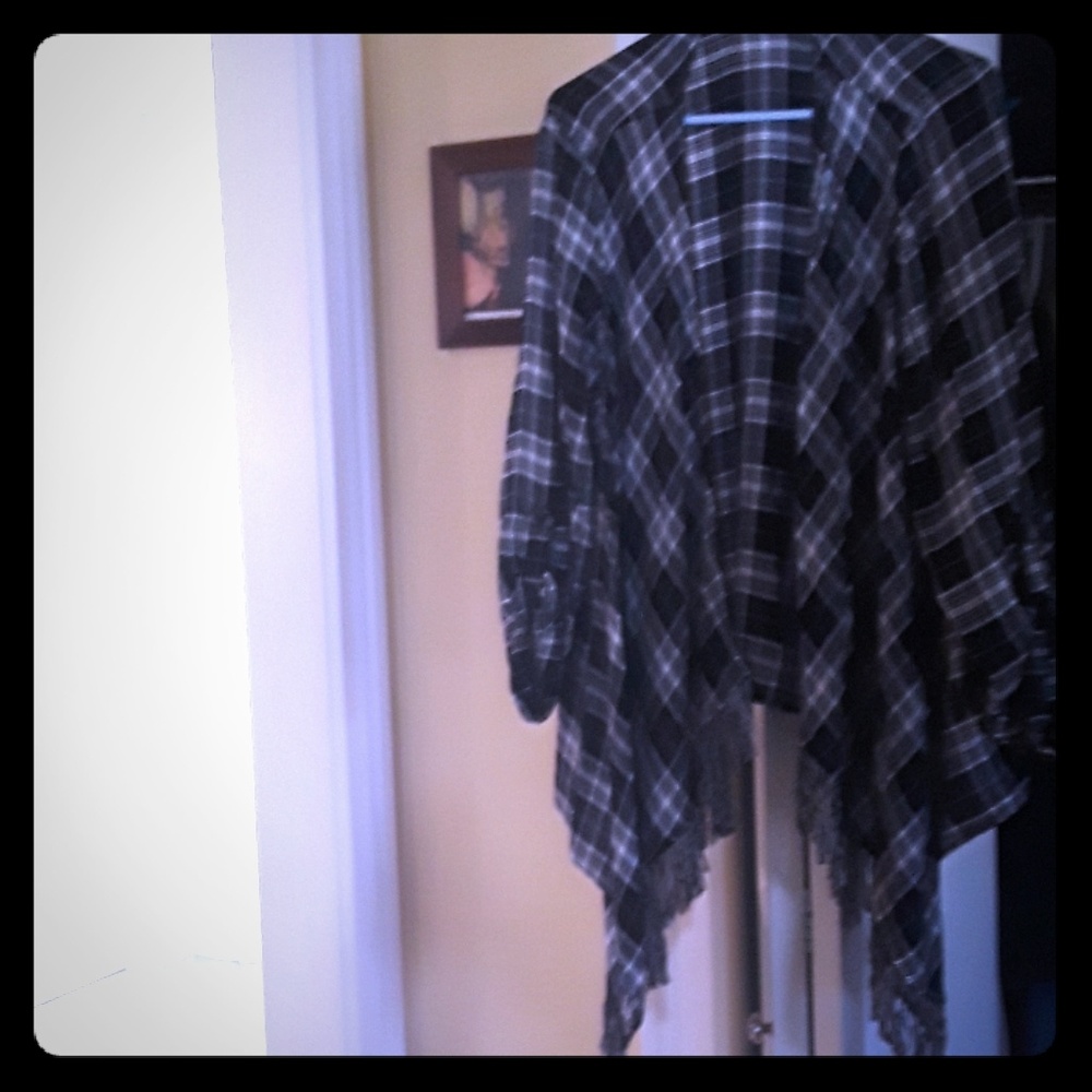Torrid NWOT plaid shawl size 2
